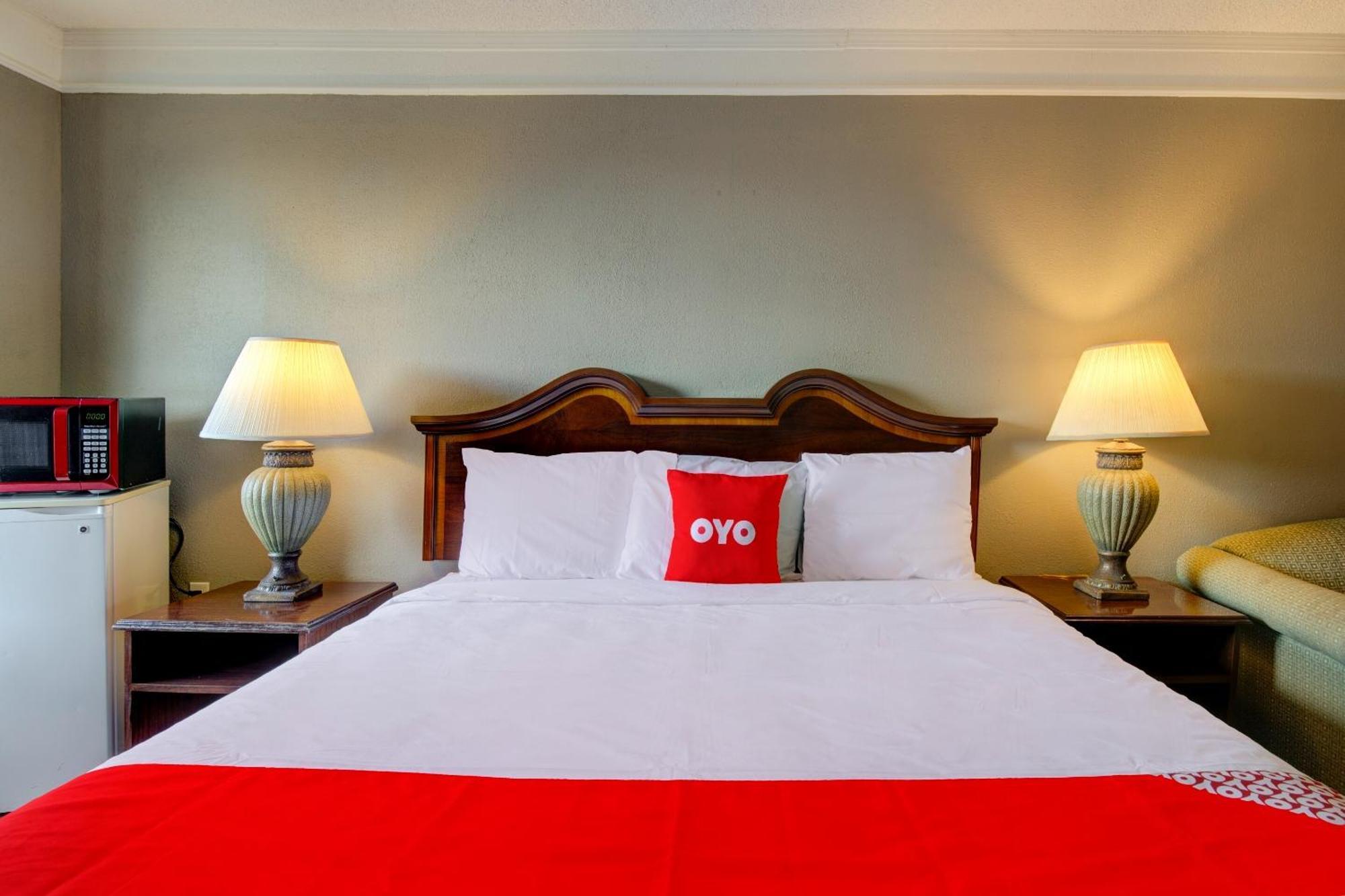 Oyo Hotel Douglas Ga Us-441 Екстериор снимка