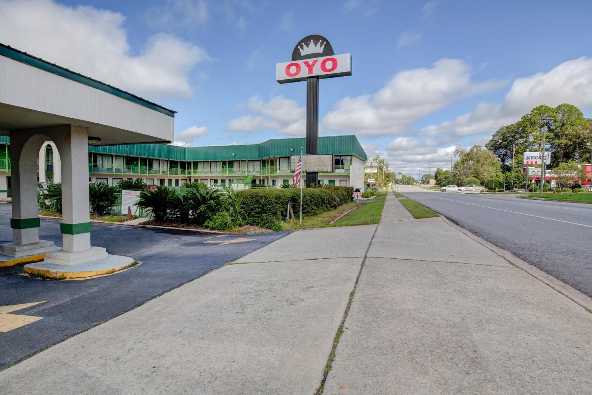 Oyo Hotel Douglas Ga Us-441 Екстериор снимка