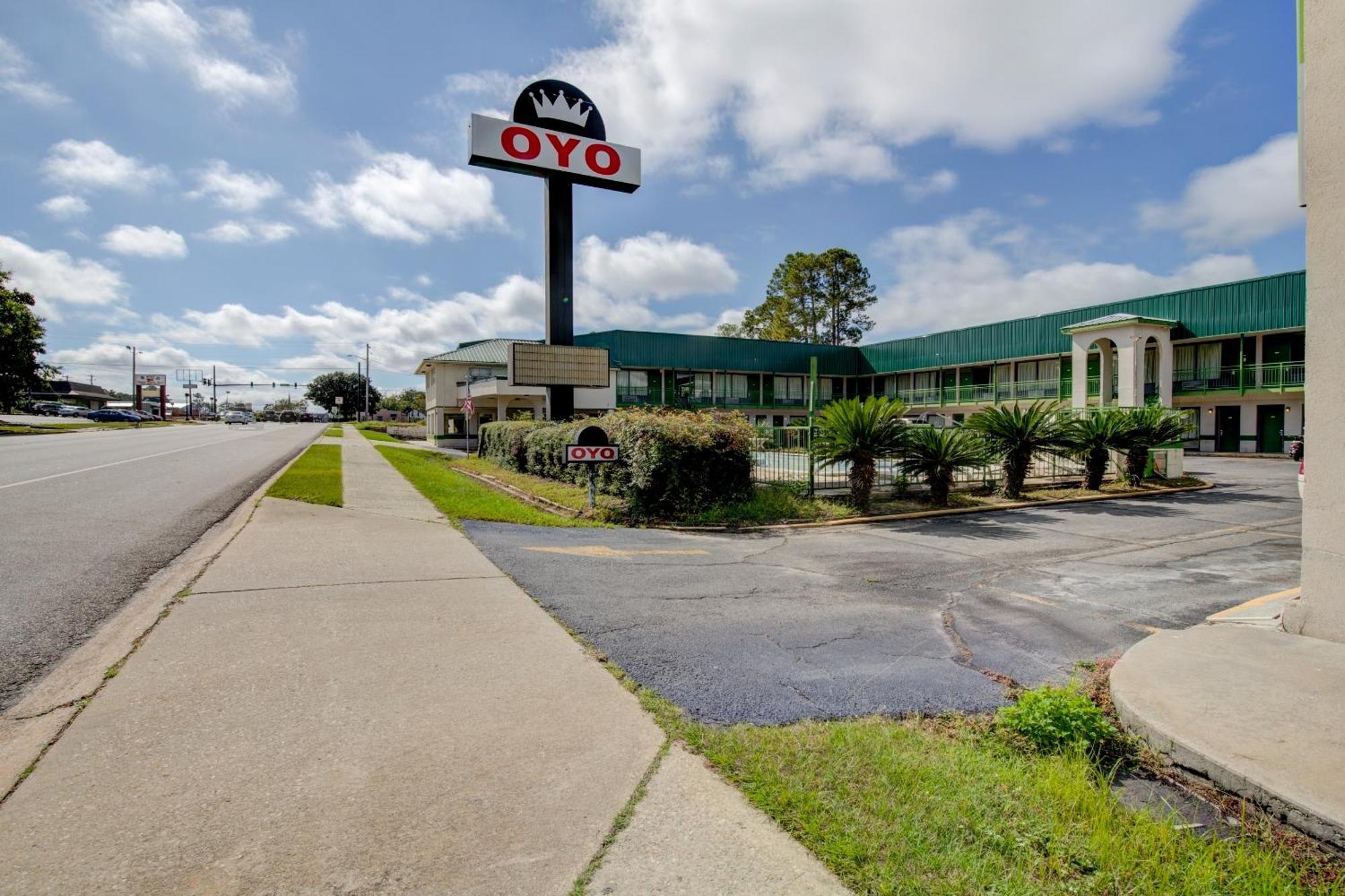 Oyo Hotel Douglas Ga Us-441 Екстериор снимка